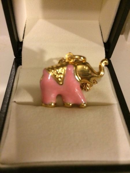 Pingente elefante banhado a ouro 18kl
