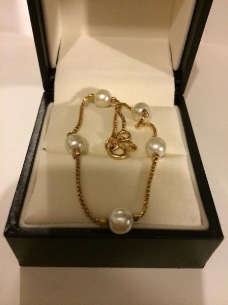 Pulseira de pérolas grandes banhado a ouro 18kl