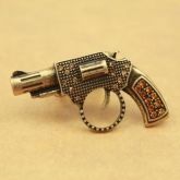 Anel modelo de uma arma