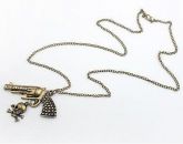 Corrente com pingente arma