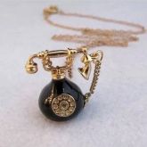 Corrente com pingente telefone